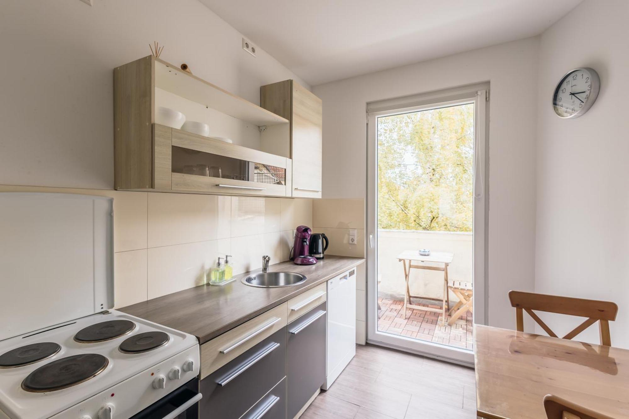 Centrally Located 2-Room Apartment Hannover Room photo